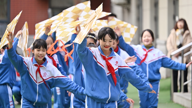 游球队树立
